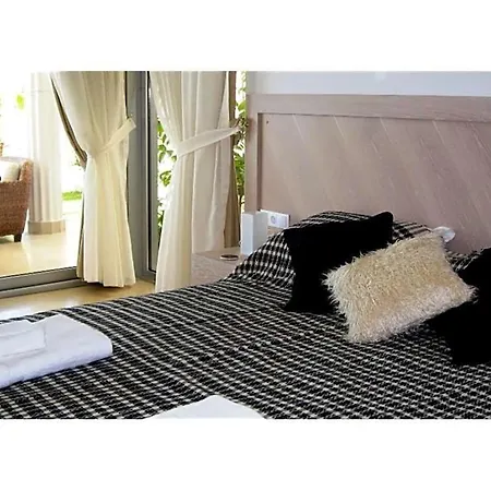Islamlar Sleeps 10 Pool Air Con Wifi